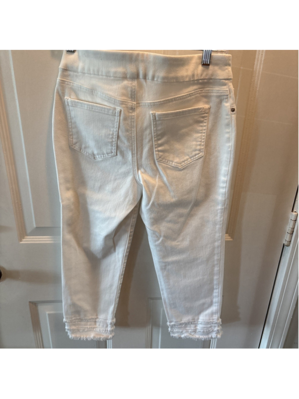 CHICO'S WOMEN'S DENIM PULL ON ANKLE HEM DETAIL JEGGINGS WHITE 0.5 (6) - Picture 7 of 9